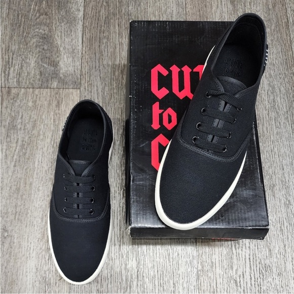 NWT Cute to the Core Black/White Sneakers Size 8 - Picture 2 of 14